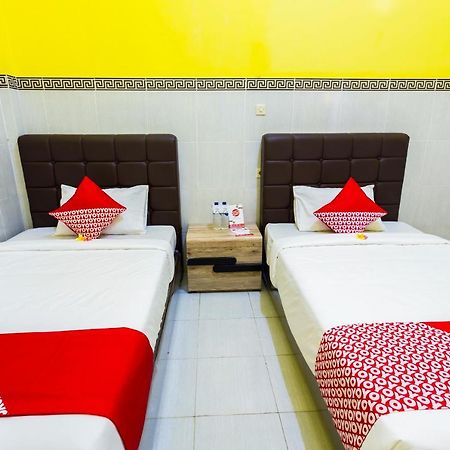 OYO 1427 Azzahra Guest House Mataram Kültér fotó