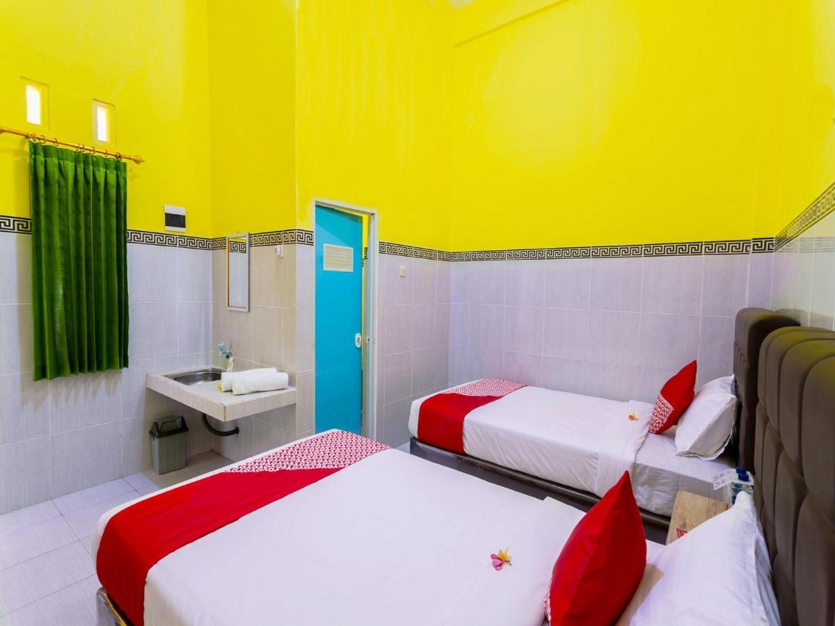 OYO 1427 Azzahra Guest House Mataram Kültér fotó