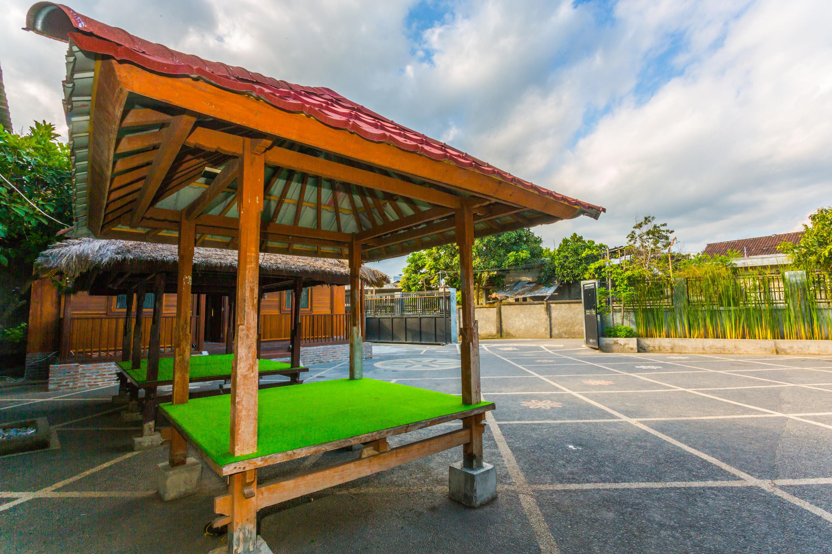 OYO 1427 Azzahra Guest House Mataram Kültér fotó